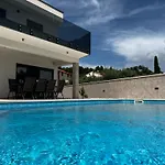 Villa Mare - Modern Villa With Swimming Pool And Jacuzzi
