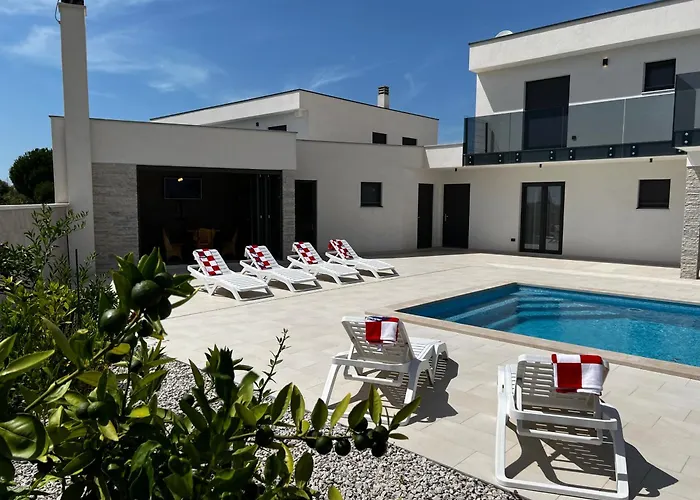 Villa Mare - Modern Villa With Swimming Pool And Jacuzzi