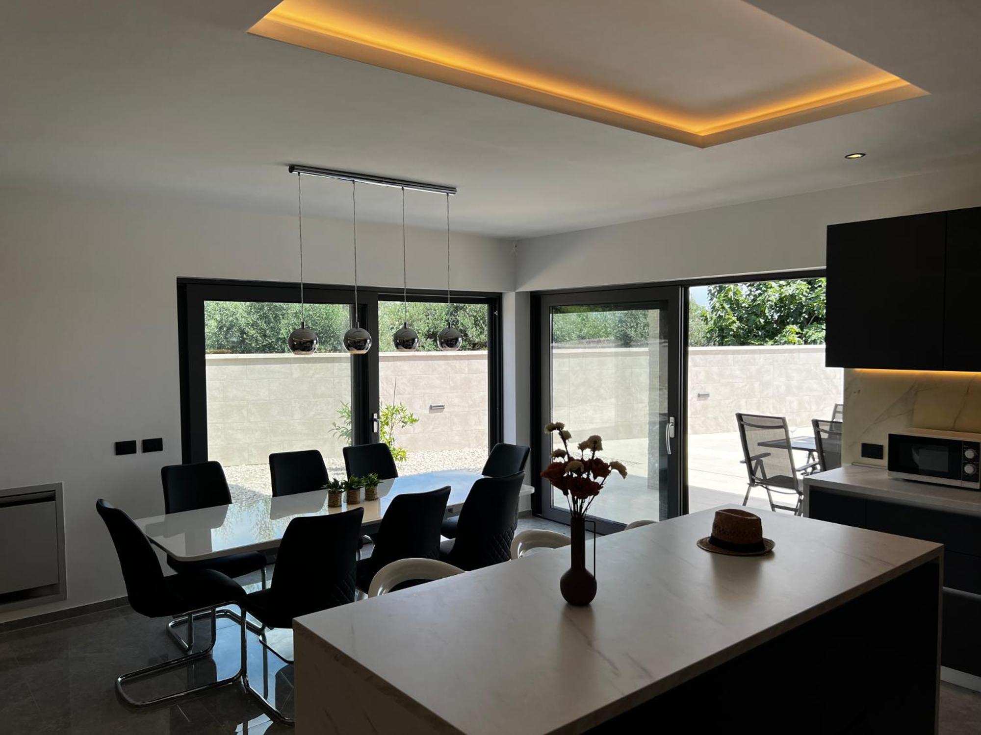 Mare - Modern With Swimming Pool And Jacuzzi