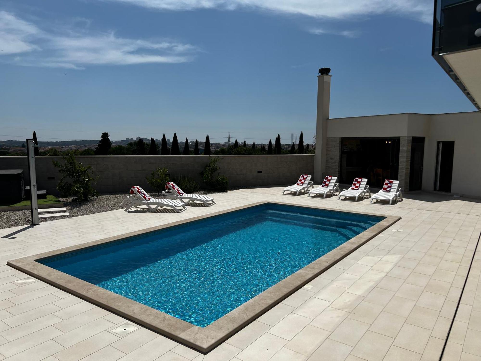 Mare - Modern With Swimming Pool And Jacuzzi *